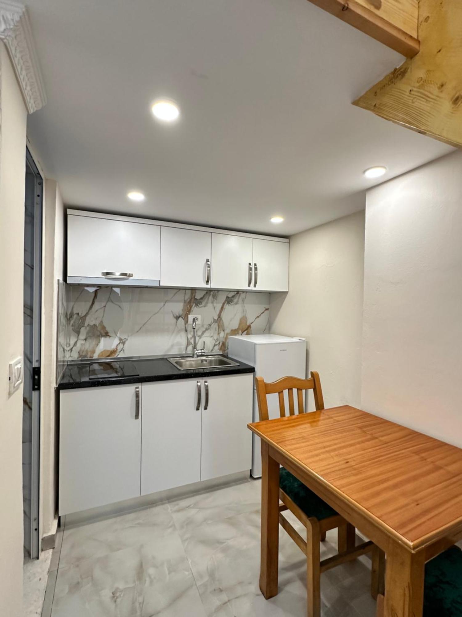 Troy Aparthotel Durres Bagian luar foto
